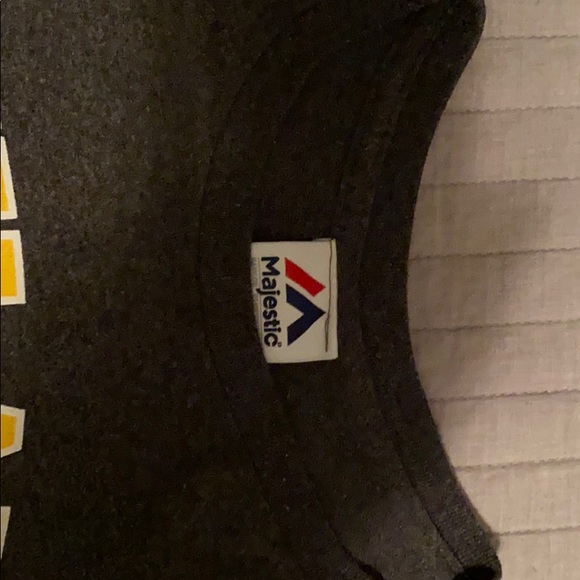 A’s shirt - Picture 2 of 3